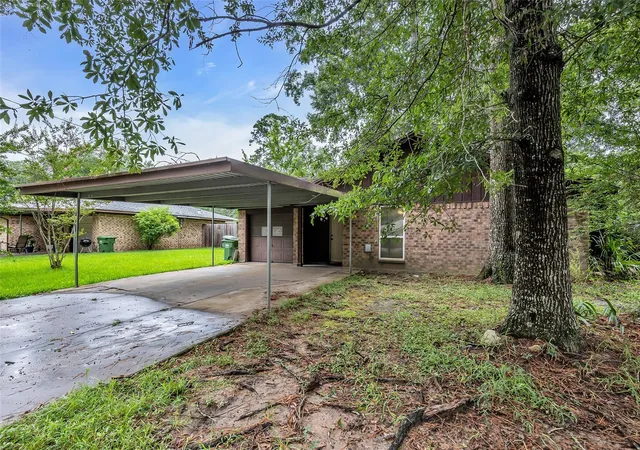 Photo 2 of Single family home for sale at 1303 S Fenner Ave, Cleveland, TX 77327 | MLS# 29902368 | Listing updated on 2026-09-12
