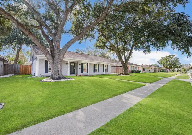 2nd image of 5231 Benning Dr, Houston, TX 77035 | MLS# 14960046