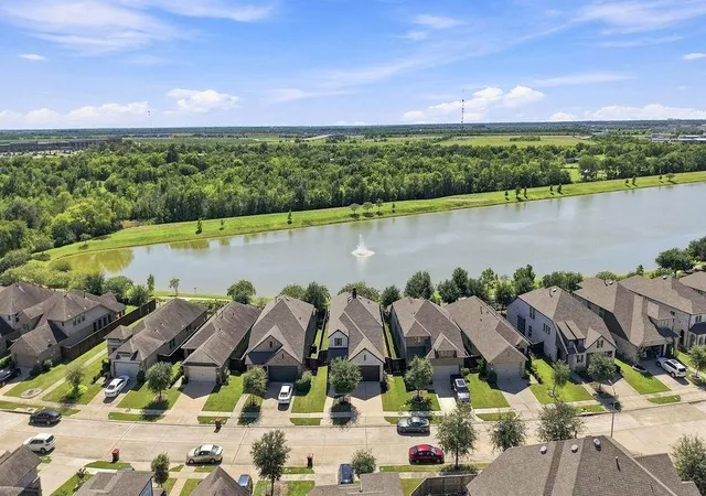 3rd image of 10614 Wagner St, Rosharon, TX 77583 | MLS# 20644449