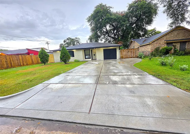 Photo 1 of Single family home for sale at 5505 Melanite Ave, Houston, TX 77053 | MLS# 87954590 | Listing updated on 2026-08-31