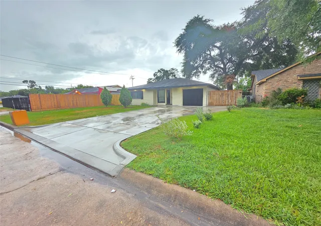 Photo 2 of Single family home for sale at 5505 Melanite Ave, Houston, TX 77053 | MLS# 87954590 | Listing updated on 2026-08-31