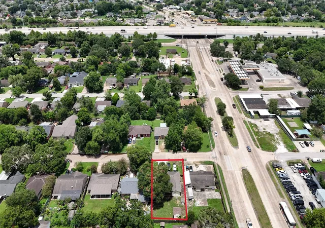 Photo 3 of Single family home for sale at 5505 Melanite Ave, Houston, TX 77053 | MLS# 87954590 | Listing updated on 2026-08-31