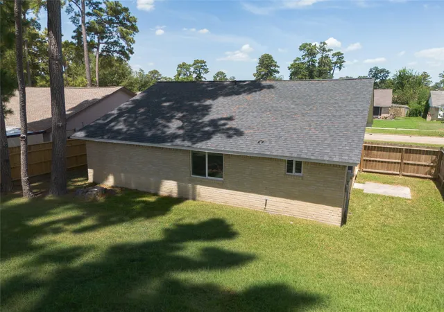 Photo 3 of Single family home for sale at 7006 Foxfield Ln, Humble, TX 77338 | MLS# 72512152 | Listing updated on 2026-09-16