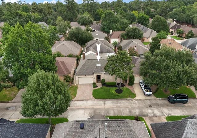 Photo 2 of Sale Pending at 350 Champions Colony Iii, Houston, TX 77069 | MLS# 72262765 | Listing updated on 2026-09-14