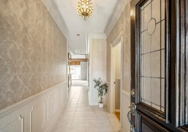 Photo 4 of Sale Pending at 350 Champions Colony Iii, Houston, TX 77069 | MLS# 72262765 | Listing updated on 2026-09-14