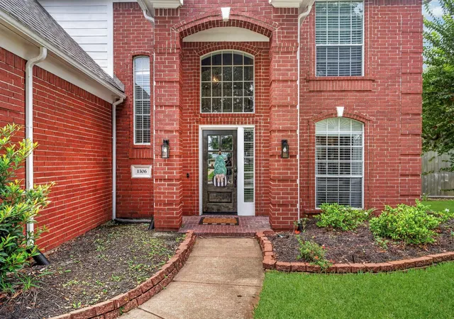 4th image of 1306 Wynfield Dr, Deer Park, TX 77536 | MLS# 88764093