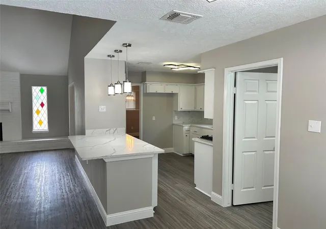 3rd image of 1601 Washington Dr, Deer Park, TX 77536 | MLS# 78842255