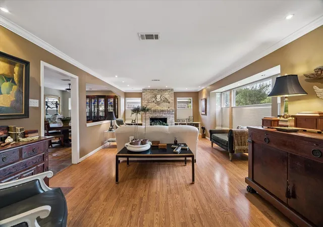 4th image of 3715 Underwood St, Houston, TX 77025 | MLS# 62224025