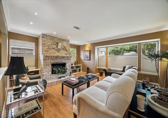 5th image of 3715 Underwood St, Houston, TX 77025 | MLS# 62224025