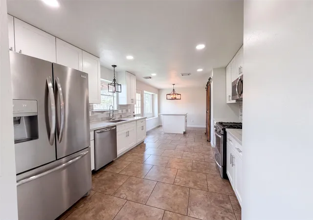 Photo 2 of Single family home for sale at 4519 S Ridgewalk Dr, Houston, TX 77053 | MLS# 27310715 | Listing updated on 2026-10-06