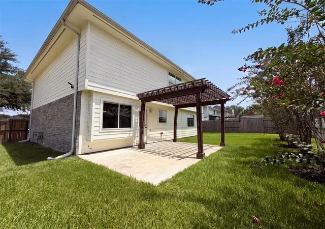 Photo 4 of Single family home for sale at 4519 S Ridgewalk Dr, Houston, TX 77053 | MLS# 27310715 | Listing updated on 2026-10-06