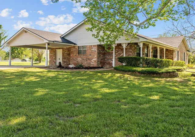 3rd image of 109 Meadowview St, Crockett, TX 75835 | MLS# 28102896