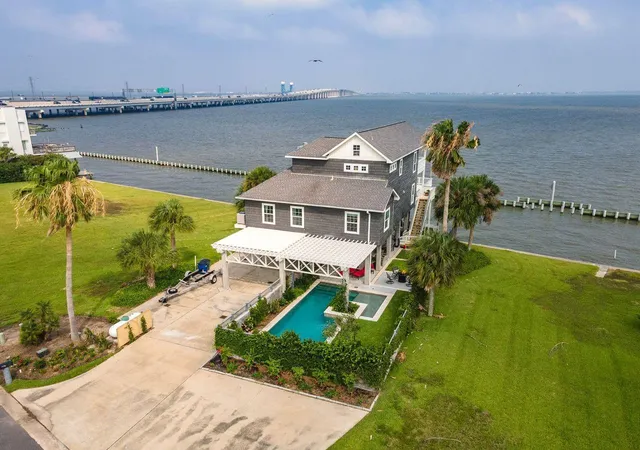 Photo 3 of Single family home for sale at 12 Tiki Cir, Galveston, TX 77554 | MLS# 93630354 | Listing updated on 2026-07-02