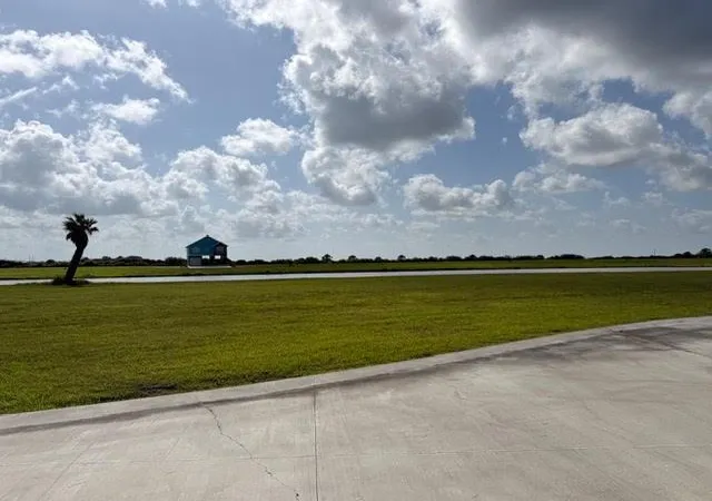 Homes for sale in Palacios, TX | 3007 Peninsula Point Dr, Palacios, TX 77465 | MLS# 11237471
