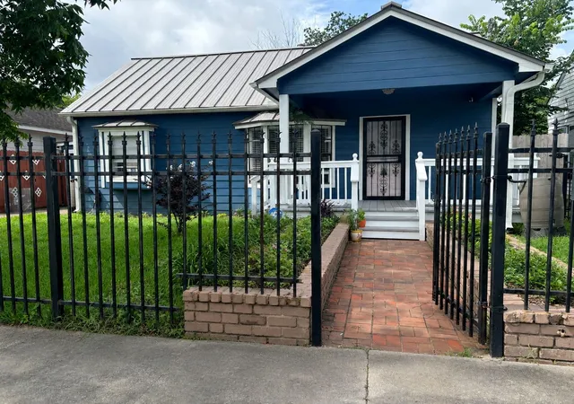 Photo 1 of Single family home for sale at 5738 Newport St, Houston, TX 77023 | MLS# 97947604 | Listing updated on 2026-08-28
