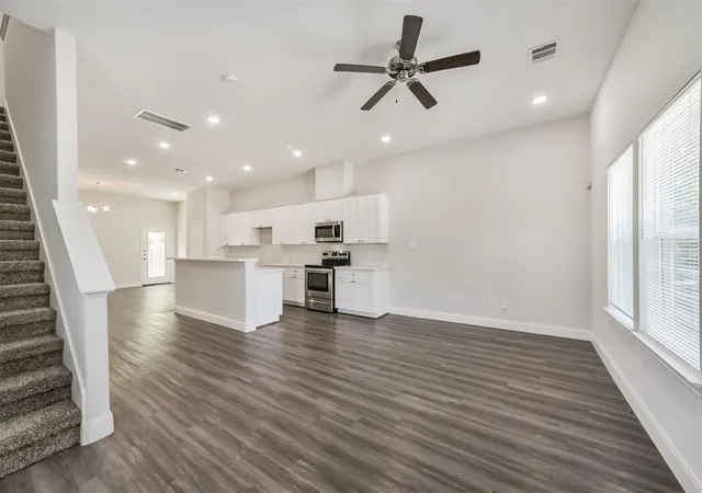 4th image of 5604 Eastland St, Houston, TX 77028 | MLS# 65763399