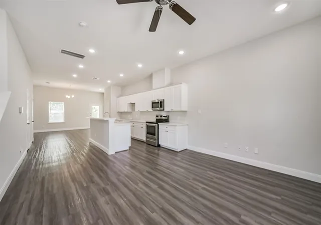 5th image of 5604 Eastland St, Houston, TX 77028 | MLS# 65763399