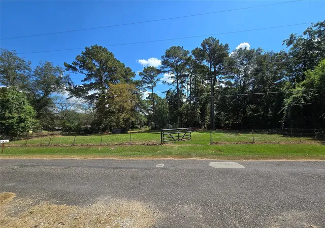 1st image of 0 Laird St, Dayton, TX 77535 | MLS# 31639075