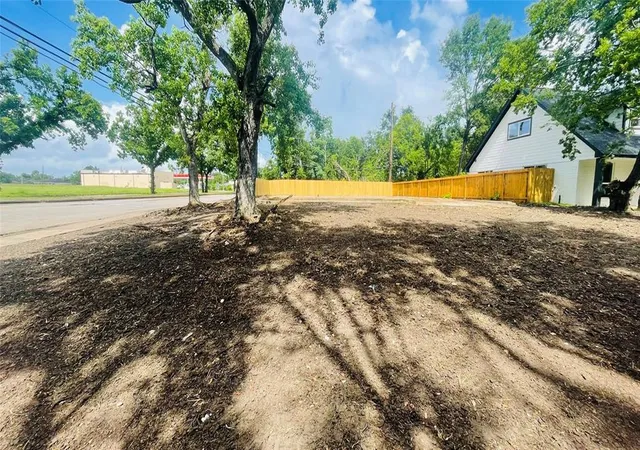 Photo 3 of Land for sale at 5622 Grace Point Ln, Houston, TX 77048 | MLS# 46885238 | Listing updated on 2026-07-13