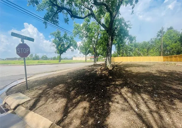 Photo 3 of Land for sale at 5622 Grace Point Ln, Houston, TX 77048 | MLS# 46885238 | Listing updated on 2026-07-13