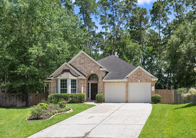 Photo 2 of Sale Pending at 2 Gilded Crst Ct, Spring, TX 77382 | MLS# 93511279 | Listing updated on 2026-08-26