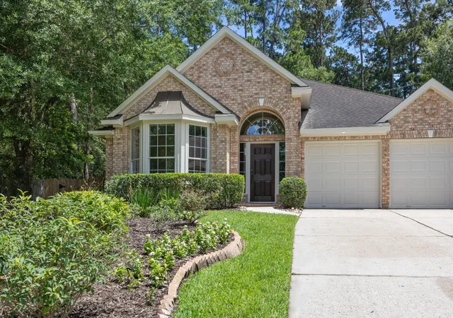 Photo 2 of Sale Pending at 2 Gilded Crst Ct, Spring, TX 77382 | MLS# 93511279 | Listing updated on 2026-08-26
