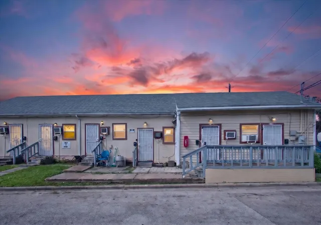 Photo 1 of Multi family home for sale at 3401 Ennis St #4, Houston, TX 77004 | MLS# 81477029 | Listing updated on 2026-07-28
