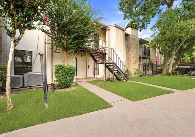 4th image of 2425 Augusta Dr, Houston, TX 77057