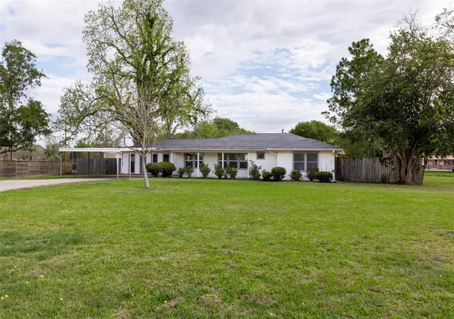 2nd image of 1327 Hodges Ln, Wharton, TX 77488 | MLS# 68845939