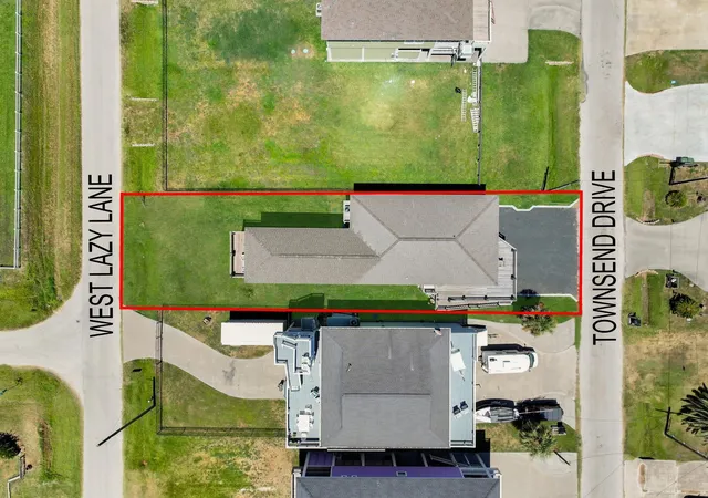 Photo 3 of Single family home for sale at 873 Townsend Dr, Crystal Beach, TX 77650 | MLS# 10310974 | Listing updated on 2026-08-25