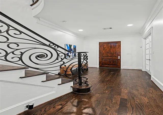 Photo 3 of Single family home for sale at 4412 Mildred St, Bellaire, TX 77401 | MLS# 3291450 | Listing updated on 2026-09-20