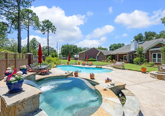 4th image of 6211 S Woods Ln, Katy, TX 77494 | MLS# 92051335
