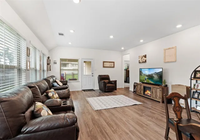 3rd image of 23720 Pagliano Ct, New Caney, TX 77357 | MLS# 10315675
