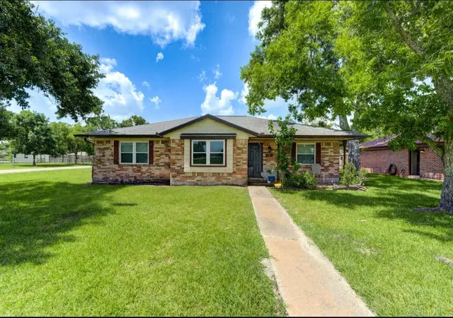 1st image of 1226 Ave H, Danbury, TX 77534 | MLS# 59727549