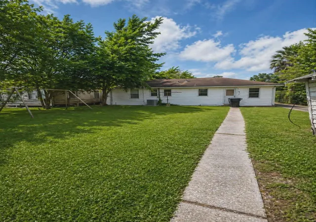 Photo 2 of Single family home for sale at 4302 Edison St, Houston, TX 77009 | MLS# 2659952 | Listing updated on 2026-06-25