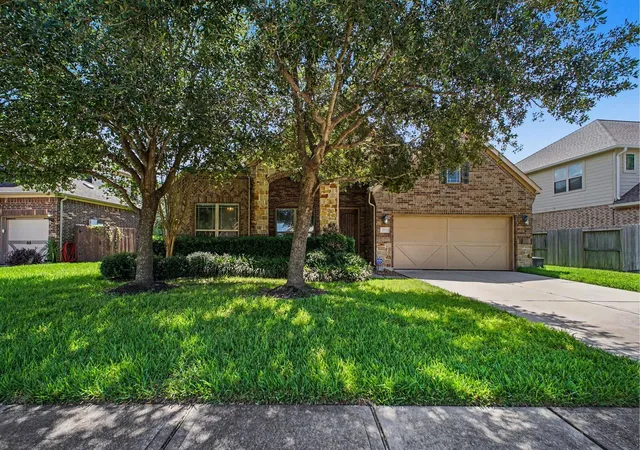 2nd image of 296 Westwood Dr Dr, League City, TX 77573 | MLS# 41676631