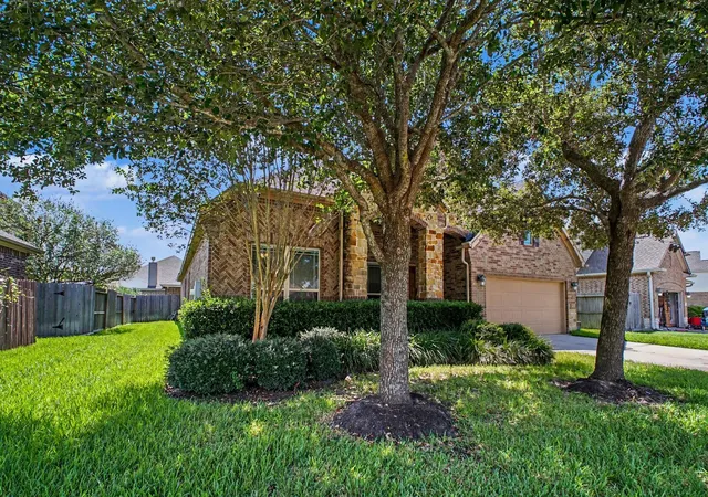 4th image of 296 Westwood Dr Dr, League City, TX 77573 | MLS# 41676631