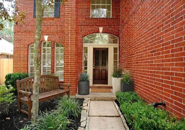 2nd image of 819 Fairpark Ln, Sugar Land, TX 77479 | MLS# 97248256