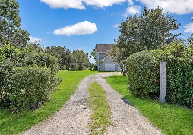 2nd image of 1412 Hollier Rd, Friendswood, TX 77546 | MLS# 67667894