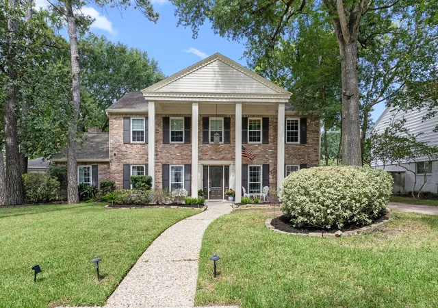 Photo 1 of Sale Pending at 14443 Twisted Oak Ln, Houston, TX 77079 | MLS# 7269696 | Listing updated on 2026-09-15