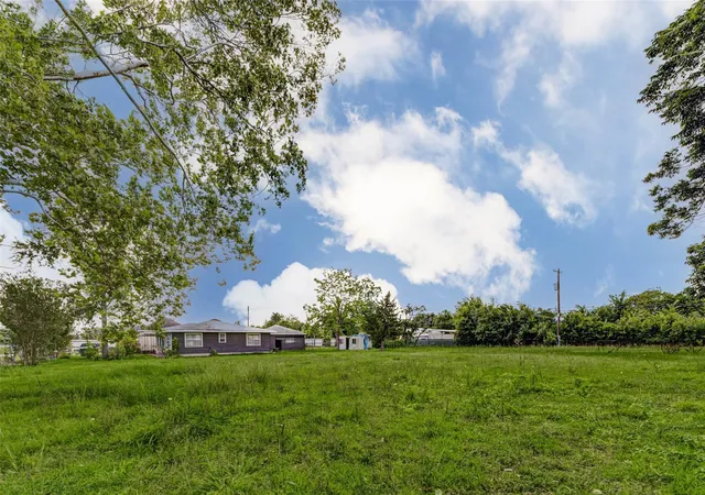 Photo 4 of Single family home for sale at 8537 Rannie Rd, Houston, TX 77080 | MLS# 24788384 | Listing updated on 2026-08-25