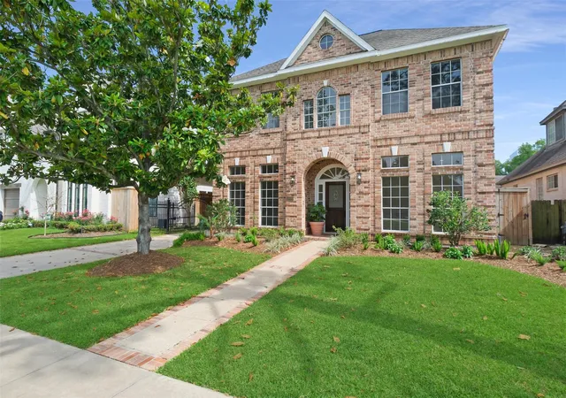 2nd image of 3774 Drake St, Houston, TX 77005 | MLS# 97963286