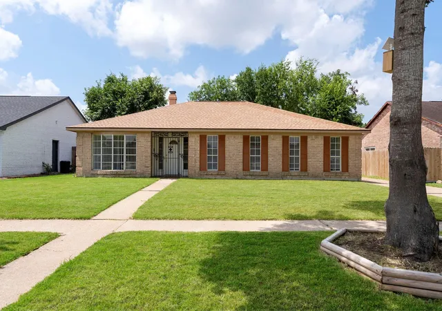 Photo 1 of Single family home for sale at 6839 Silver Star Dr, Houston, TX 77086 | MLS# 32364012 | Listing updated on 2026-09-22