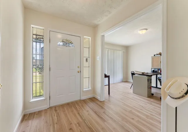 Photo 3 of Single family home for sale at 6839 Silver Star Dr, Houston, TX 77086 | MLS# 32364012 | Listing updated on 2026-09-22