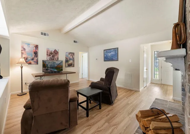 Photo 3 of Single family home for sale at 6839 Silver Star Dr, Houston, TX 77086 | MLS# 32364012 | Listing updated on 2026-09-22