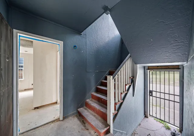 2nd image of 2401 & 2407 Sampson St, Houston, TX 77004