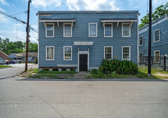 3rd image of 2401 & 2407 Sampson St, Houston, TX 77004