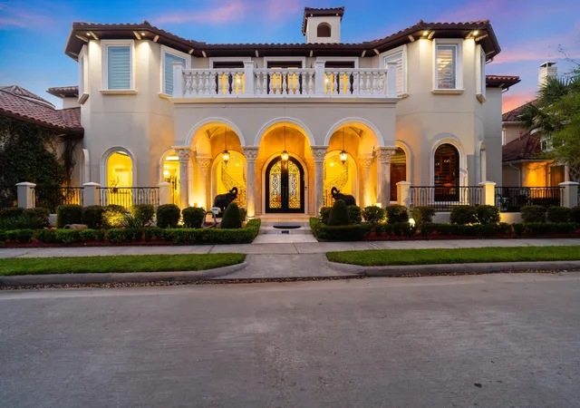 2nd image of 6 Waterford Oaks Ln, Kemah, TX 77565 | MLS# 84169251