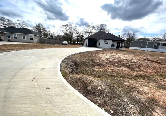 Photo 2 of Single family home for sale at 14952 Forest Castle Rd, Conroe, TX 77306 | MLS# 37214222 | Listing updated on 2026-02-08