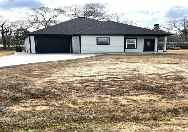 Photo 3 of Single family home for sale at 14952 Forest Castle Rd, Conroe, TX 77306 | MLS# 37214222 | Listing updated on 2026-02-08
